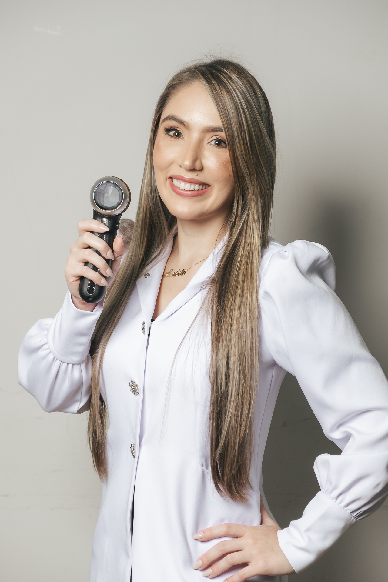 Dra. Isabela Silvério - Dermatologista em Goiânia